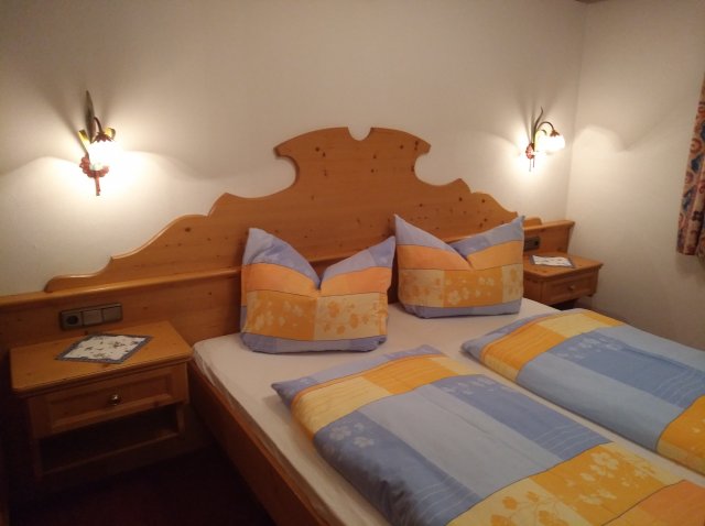 Haus Ebentheuer Schlafzimmer 1.jpg